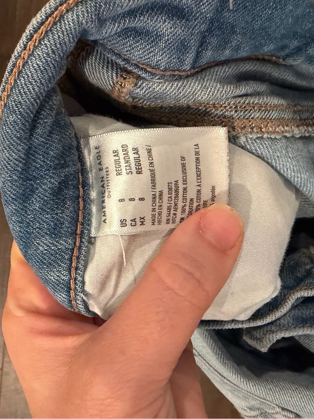 American Eagle 90s Boyfriend Jeans Women’s 8 Regular Light Wash Distressed - Picture 4 of 7